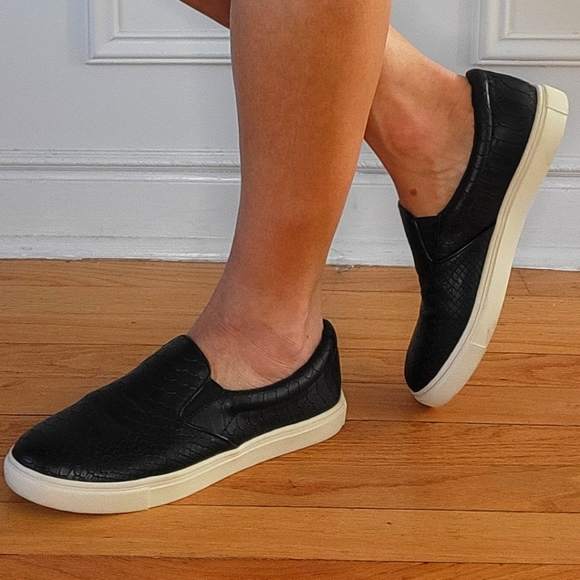 Steve Madden ECENTRCJ Size 9.5M Black Faux Leather Snakeskin - Picture 2 of 5